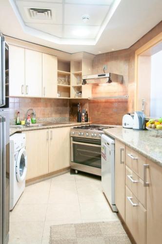 Apartamento Beachfront 1bd Sea View With Riva Beach Access