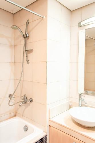 Apartamento Beachfront 1bd Sea View With Riva Beach Access