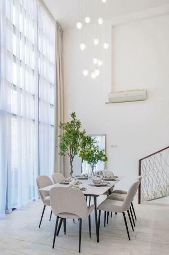 Apartamento Sophisticated 2br With Lush Interiors In Jvc