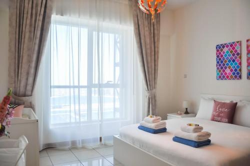 Apartamento Upgraded 2 Bd W Sea Views - Accommodates 6!