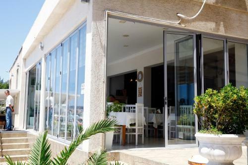 Hotel Tirona