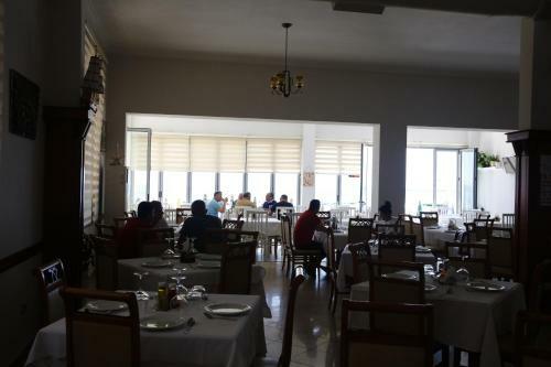 Hotel Tirona