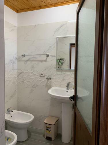 Hostal Guest House Genti