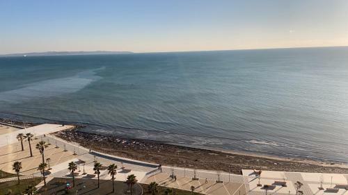 City Center& Sea View Apartment