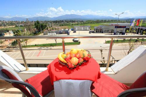 Hostal Room In Bb - Hotel Horizont - Liqeni Studio 05