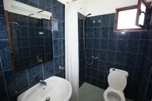 Hostal Room In Bb - Hotel Horizont - Shkalla Room 01