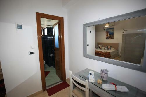 Hostal Room In Bb - Hotel Horizont - Shkalla Room 01