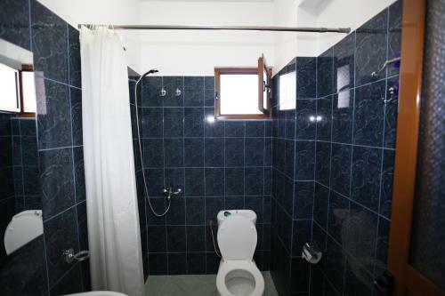 Hostal Room In Bb - Hotel Horizont - Shkalla Room 01