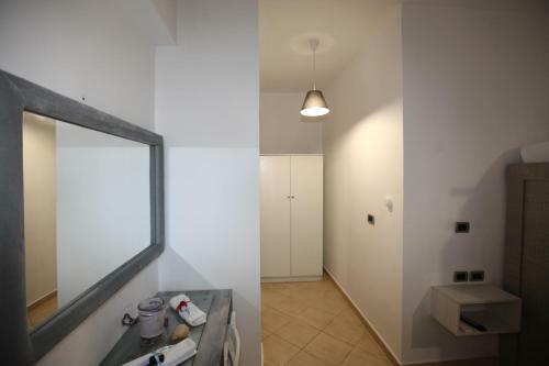 Hostal Room In Bb - Hotel Horizont - Shkalla Room 01