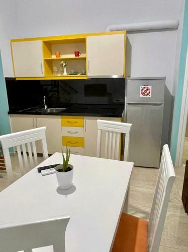 Crown Deluxe Apartments