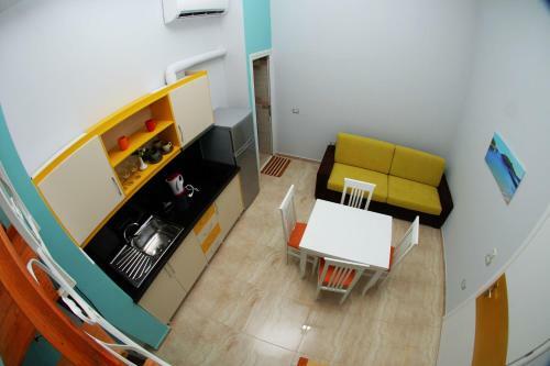 Crown Deluxe Apartments