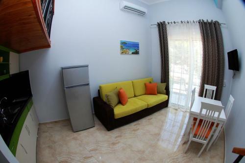 Crown Deluxe Apartments