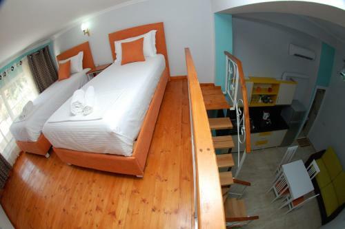 Crown Deluxe Apartments