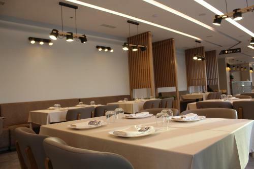 Hotel Bar Restaurant Triumf Shengjin