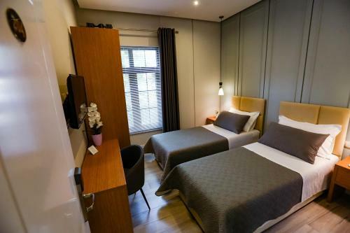 Home Hotel