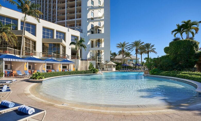 Hotel Naples Grande Beach Resort