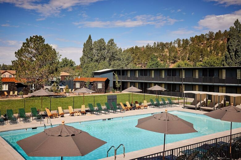 Hotel High Country Motor Lodge