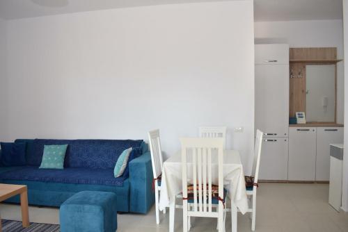 Sea View Apartment - 007