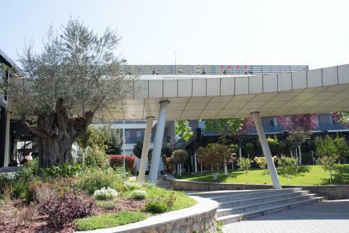 Hotel Royal East Resort