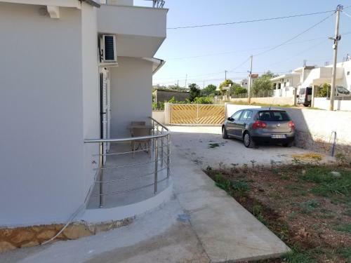 Hostal Villa Leni Oruci