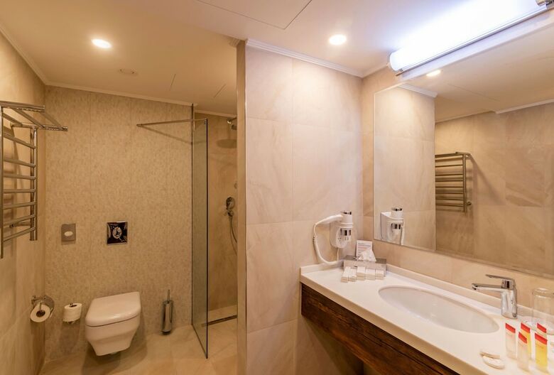 Ramada Hotel & Suites By Wyndham Yerevan