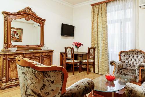 1 Bedroom Apartment On Byuzand Street
