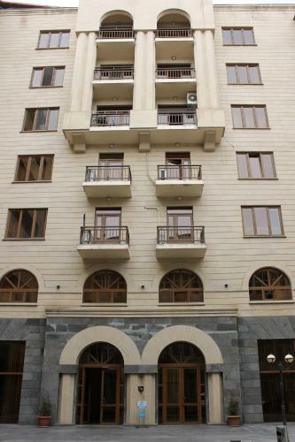 1 Bedroom Apartment On Byuzand Street
