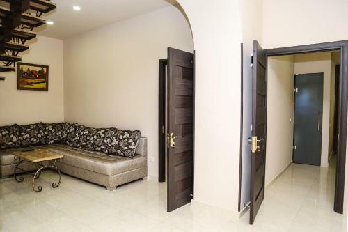 Hostal Cascade Sarmeni 33