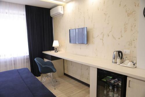 4room Hotel