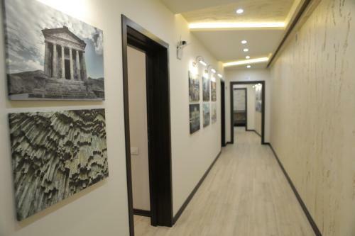 4room Hotel