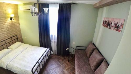 Retro Hostel & Tours