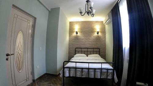 Retro Hostel & Tours