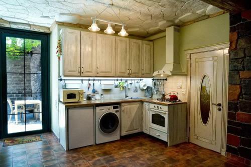 Retro Hostel & Tours