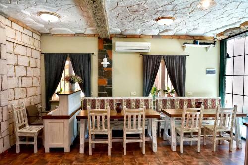 Retro Hostel & Tours