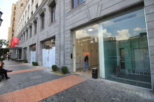 Buzand Apartment