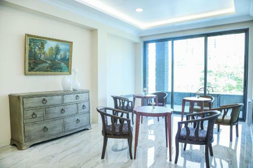 Grand F Hotel