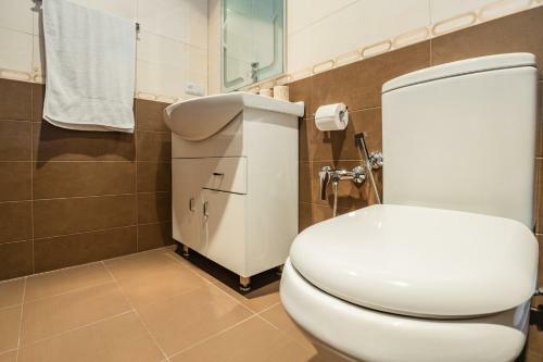 Stay Inn-royal Suite Apartments