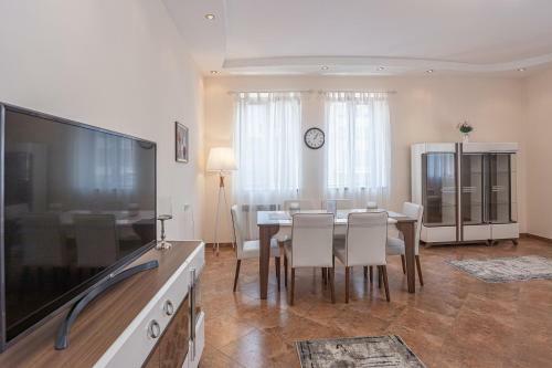 Stay Inn-royal Suite Apartments