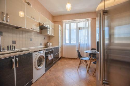 Stay Inn-royal Suite Apartments