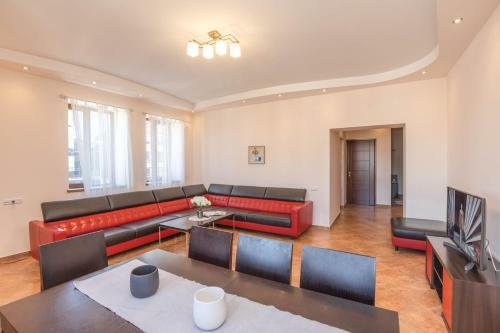 Stay Inn-royal Suite Apartments