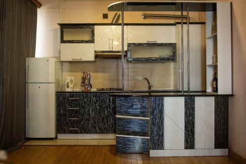 Apartments & Tours