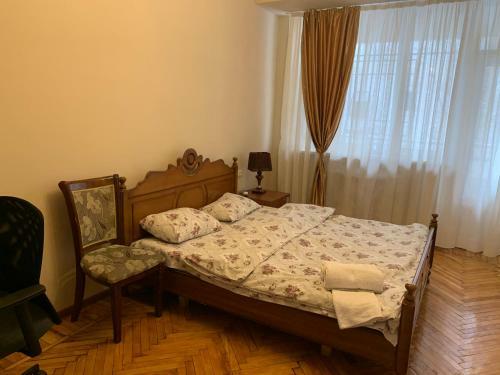 Friends Apartments Near Republic Square