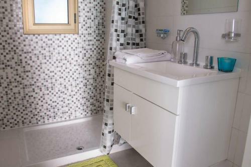 Apartamento Monoambiente C�ntrico, Nuevo, Cochera Y Muchos Mas Servicios