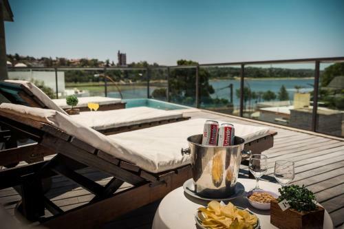 Hotel Costalago Suites
