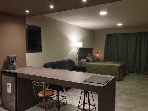 Tres Cruces Wine Lodge