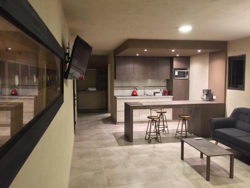 Tres Cruces Wine Lodge