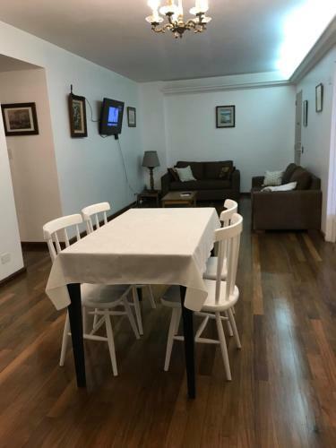 Apartamento Cabildo Y Juramento Con Parrilla