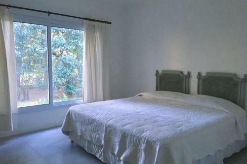 Divina Casa Con Parque Pileta En Mini Barrio Cerrado.