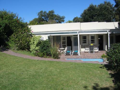 Hostal Paradiso Guesthouse & Self-catering Cottage