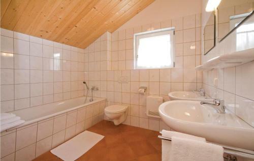 Three-bedroom Holiday Home In Annaberg Im Lammertal